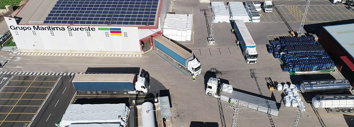 Inland transport of goods in cargo trucks at Marítima Sureste headquarters