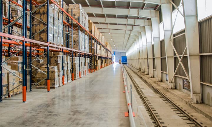 Logistics warehouse in Murcia with entry for rail freight transport