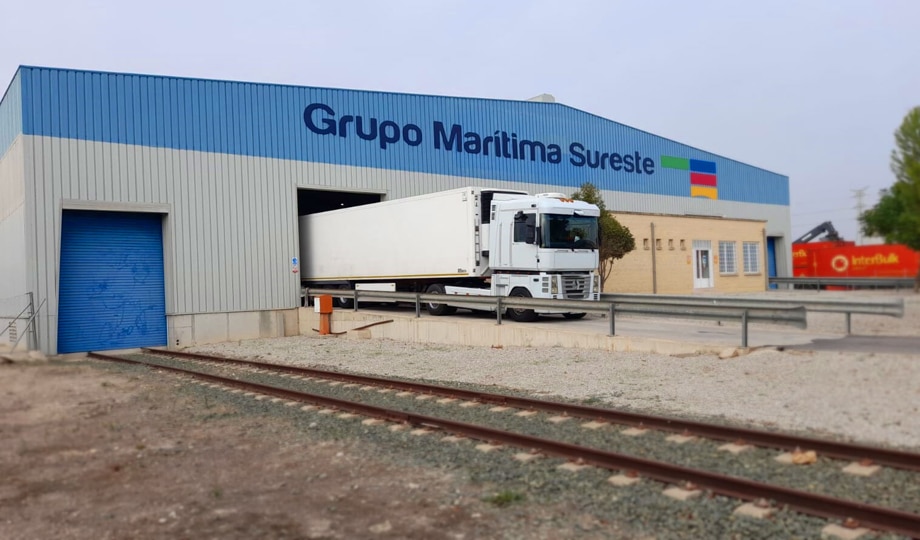 Almacén Logístico ubicado en la terminal ferroviaria de mercancías de Nonduermas en Murcia - Grupo Marítima Sureste