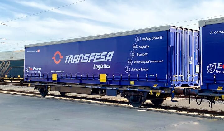 Rail loading unit swap body tarpaulin courtainsider